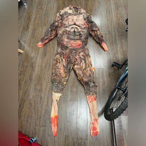 Professional Creature Costume! 👻 - Picture 2 of 4